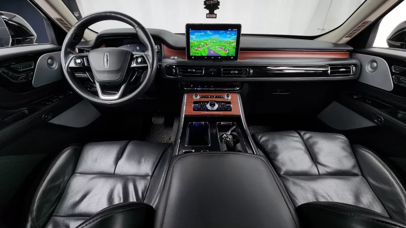 Lincoln AVIATOR
