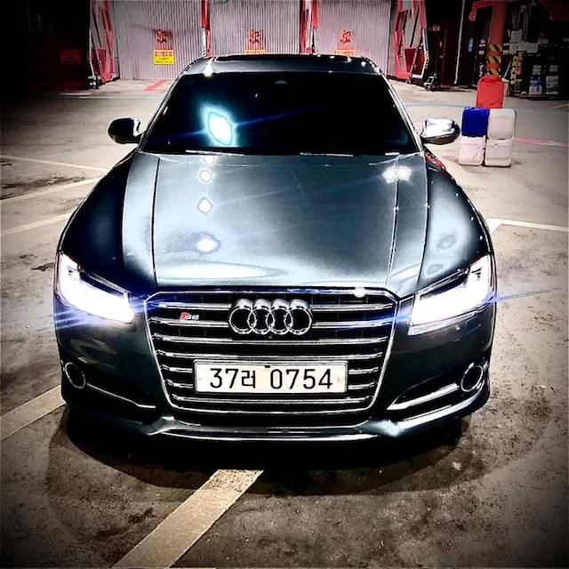 Audi S8