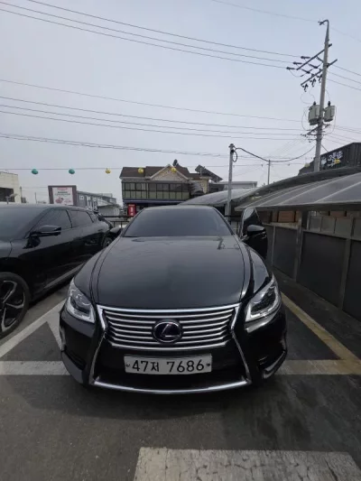 Lexus LS
