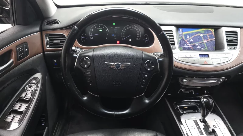 Hyundai Genesis