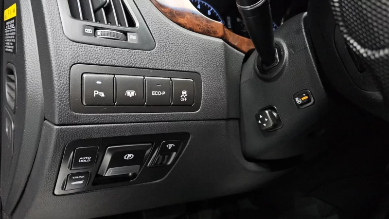 Hyundai Equus