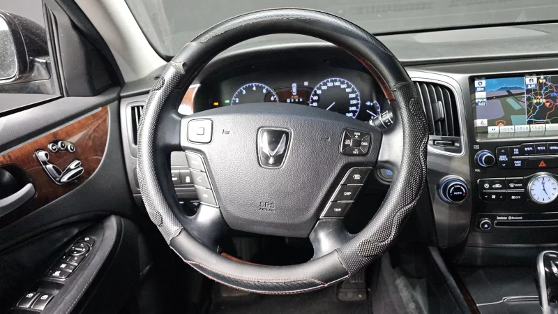 Hyundai Equus