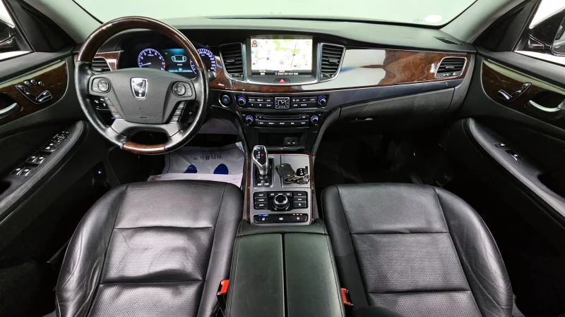 Hyundai Equus