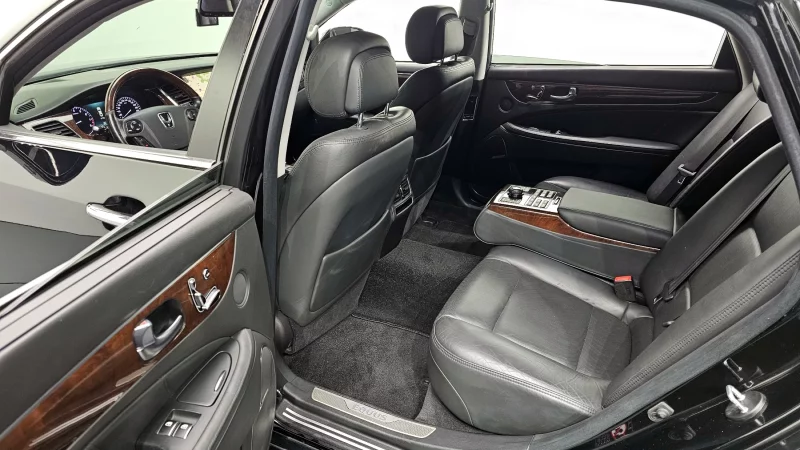 Hyundai Equus