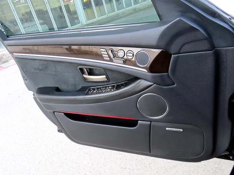 SsangYong Chairman W