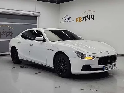 Maserati GHIBLI