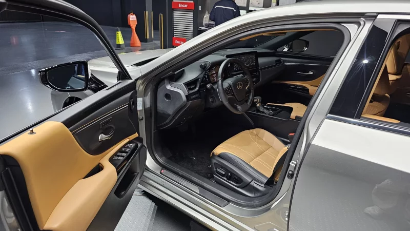 Lexus ES300h