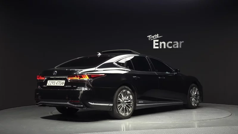 Lexus LS