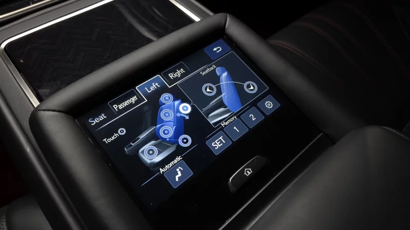 Lexus LS