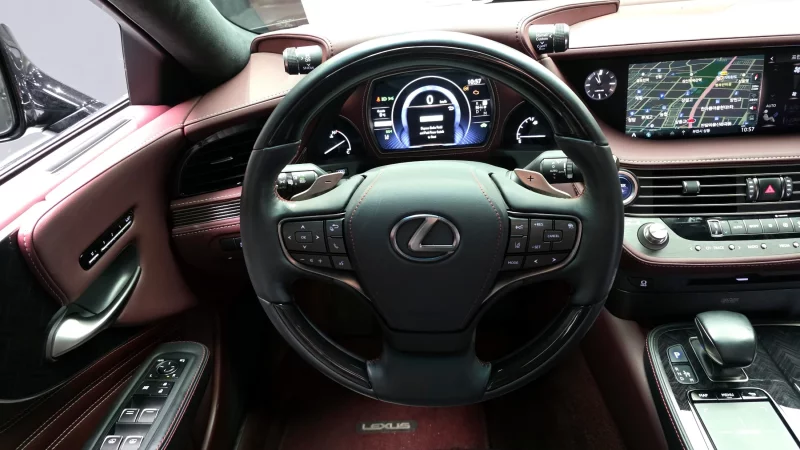 Lexus LS