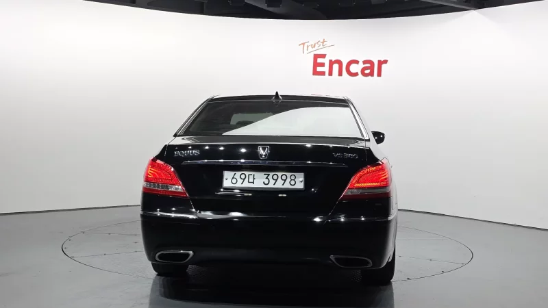 Hyundai Equus
