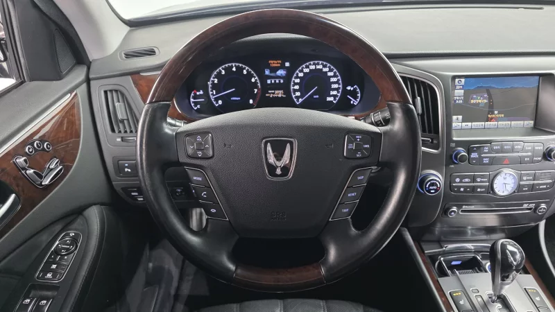 Hyundai Equus