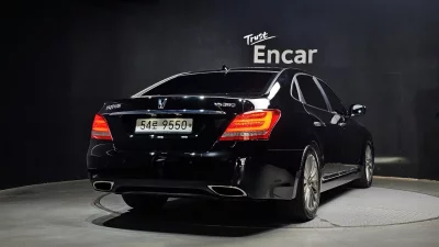 Hyundai Equus