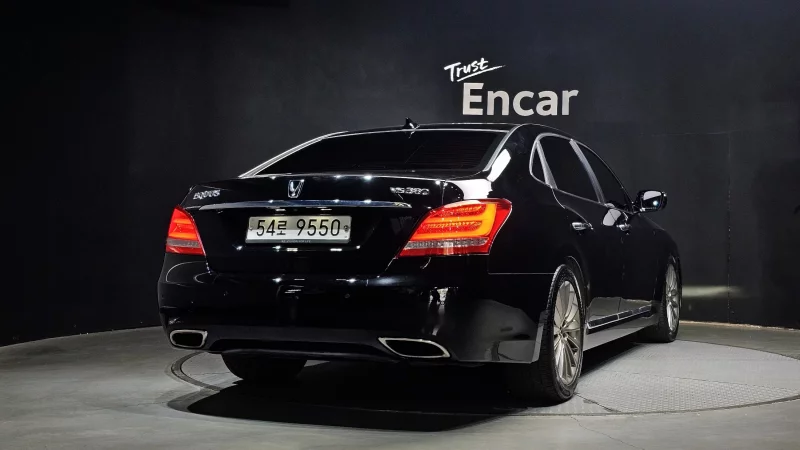 Hyundai Equus