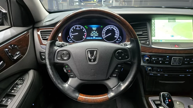 Hyundai Equus