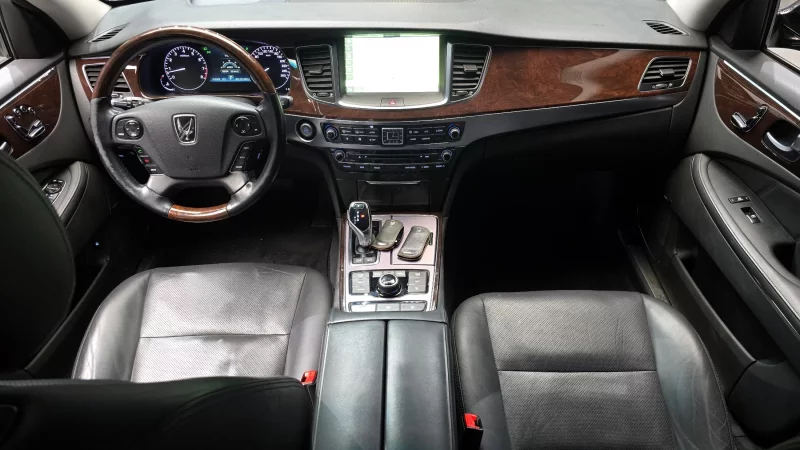 Hyundai Equus