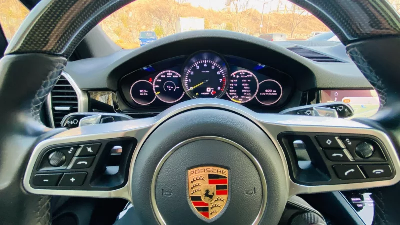Porsche CAYENNE