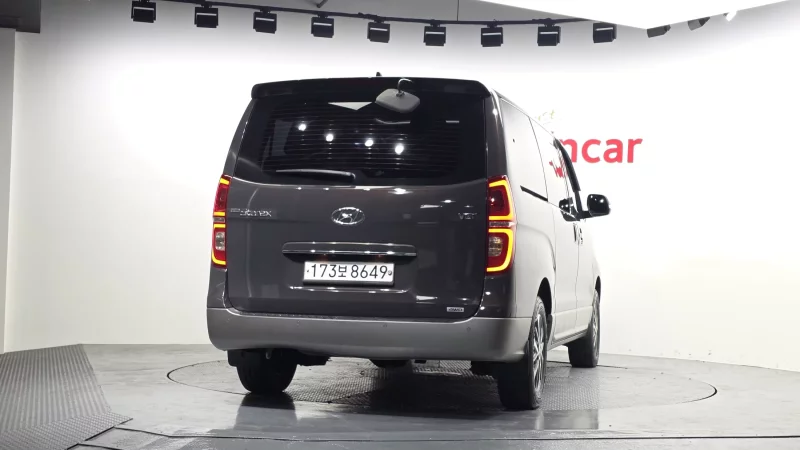 Hyundai Starex