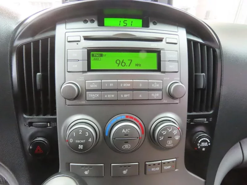 Hyundai Starex