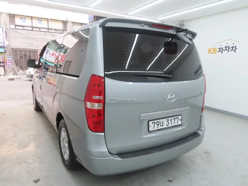 Hyundai Starex