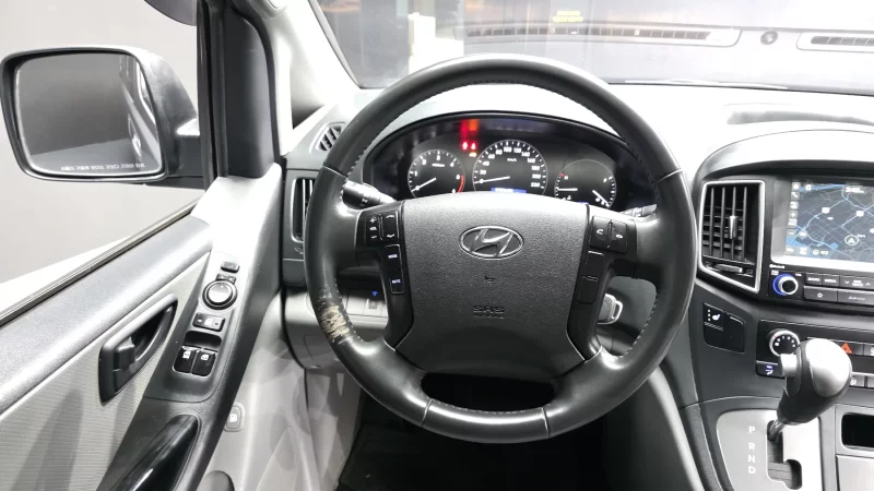 Hyundai Starex