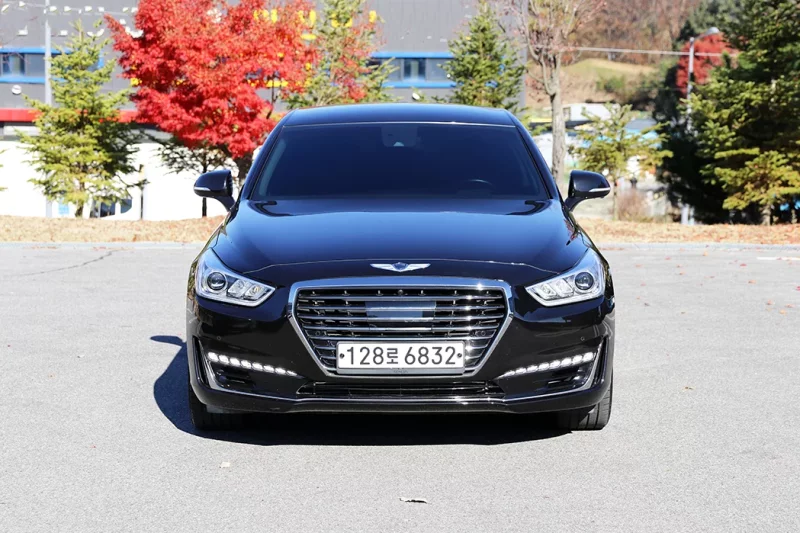 Genesis EQ900