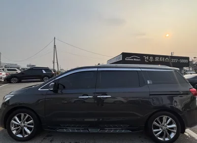 Kia Carnival