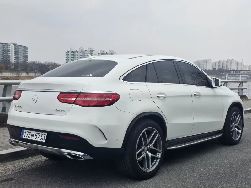Mercedes-Benz GLE-Class