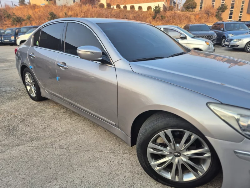 Hyundai Genesis