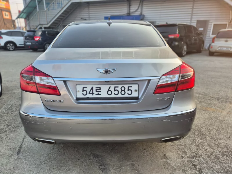 Hyundai Genesis
