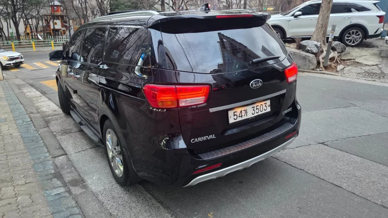Kia Carnival