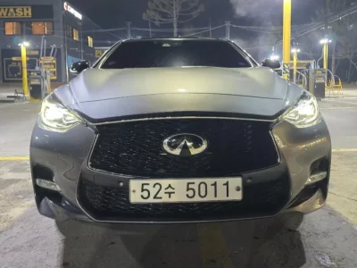 Infiniti Q30