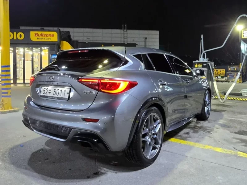 Infiniti Q30