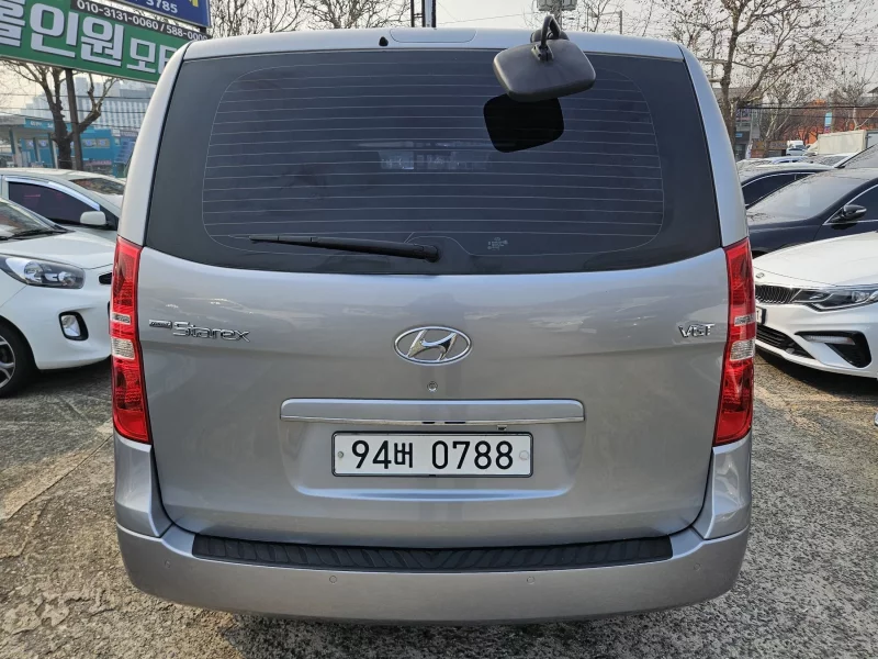 Hyundai Starex