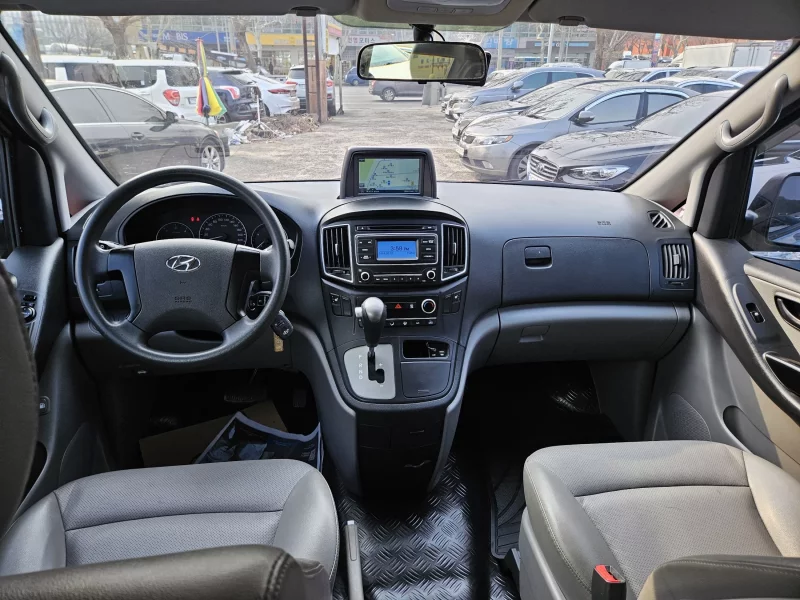 Hyundai Starex
