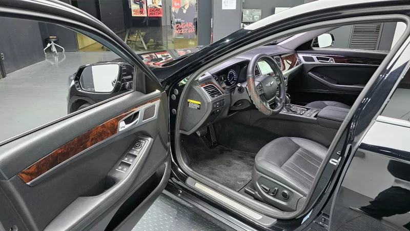 Hyundai Genesis