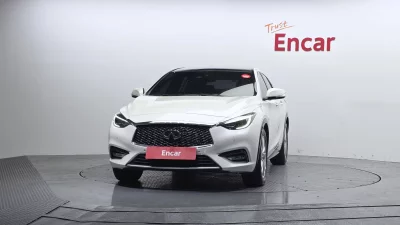 Infiniti Q30