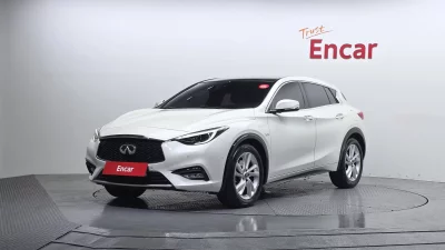 Infiniti Q30
