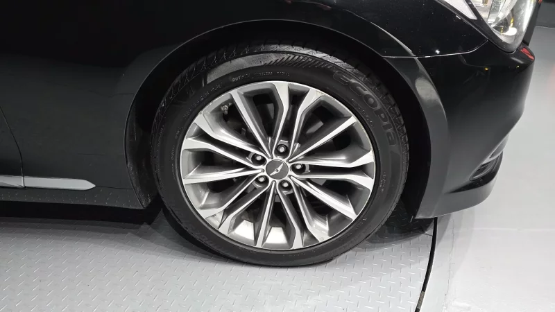 Hyundai Genesis