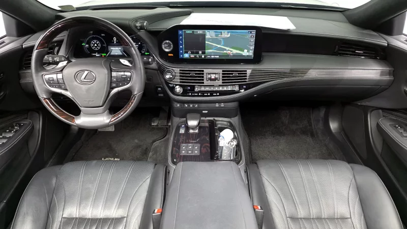 Lexus LS