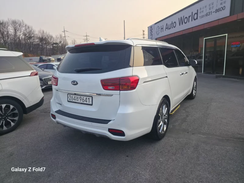 Kia Carnival