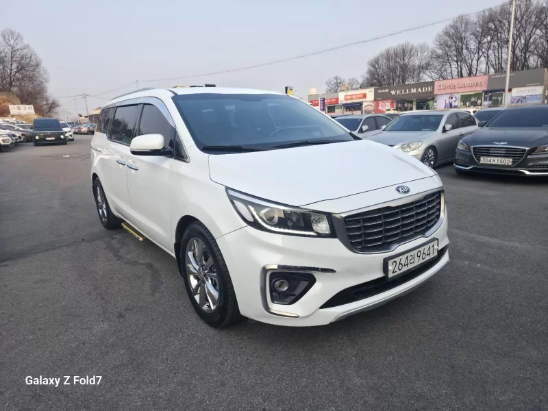 Kia Carnival