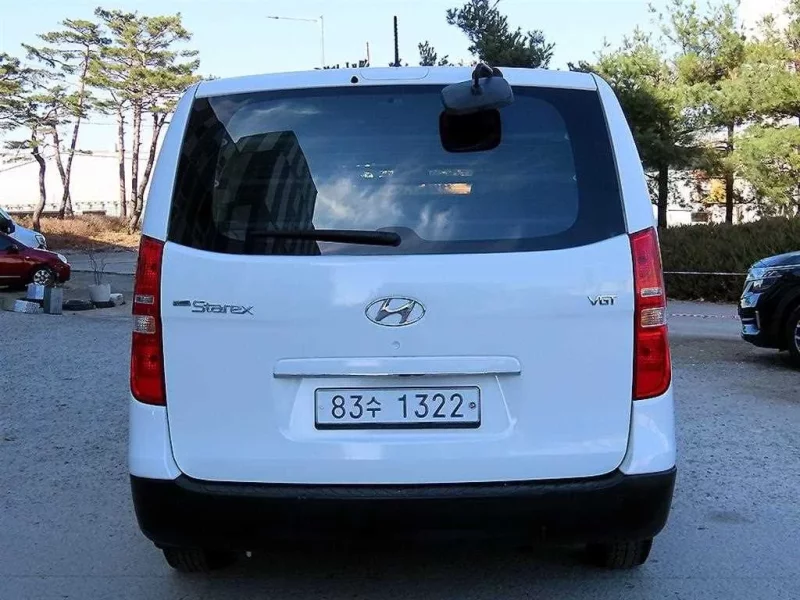 Hyundai Starex
