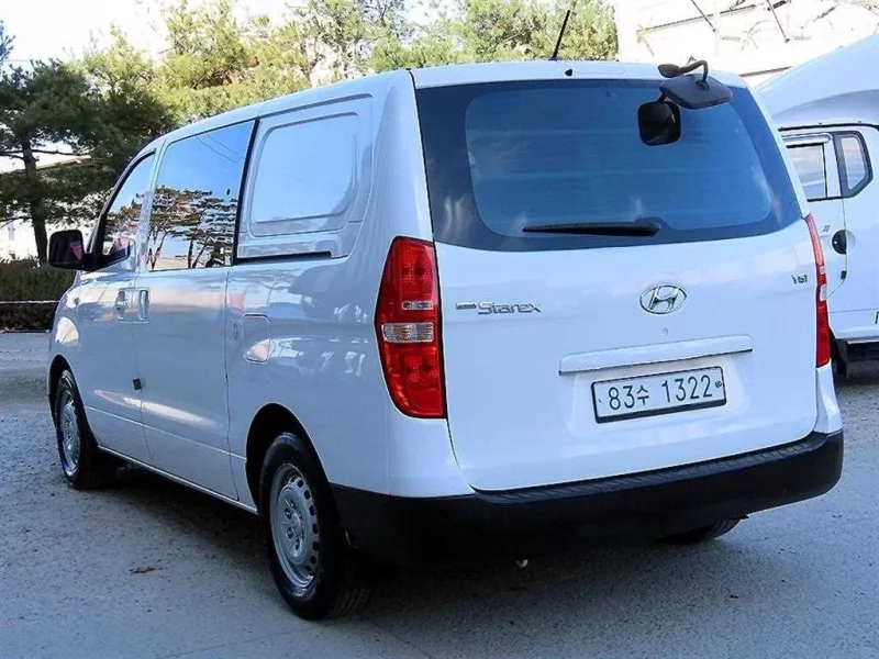 Hyundai Starex