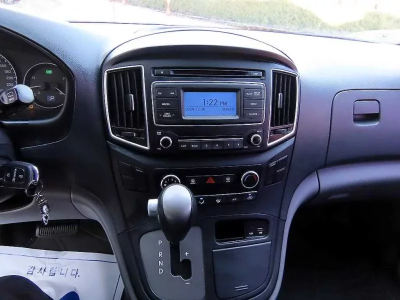 Hyundai Starex