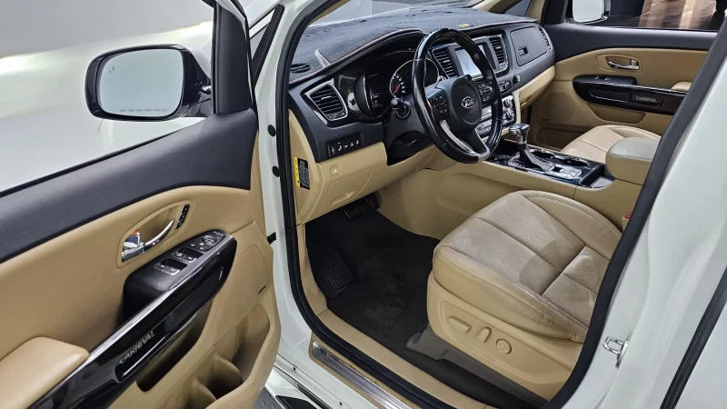Kia Carnival