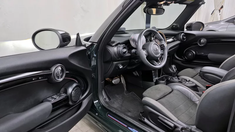 MINI Cooper Convertible