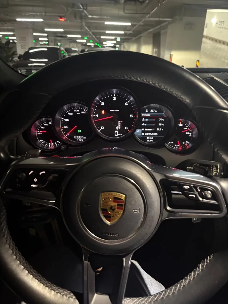 Porsche CAYENNE