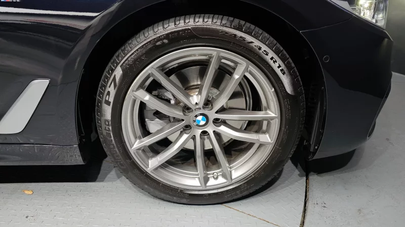 BMW 5-Series