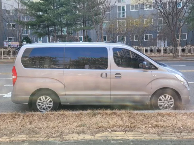 Hyundai Starex